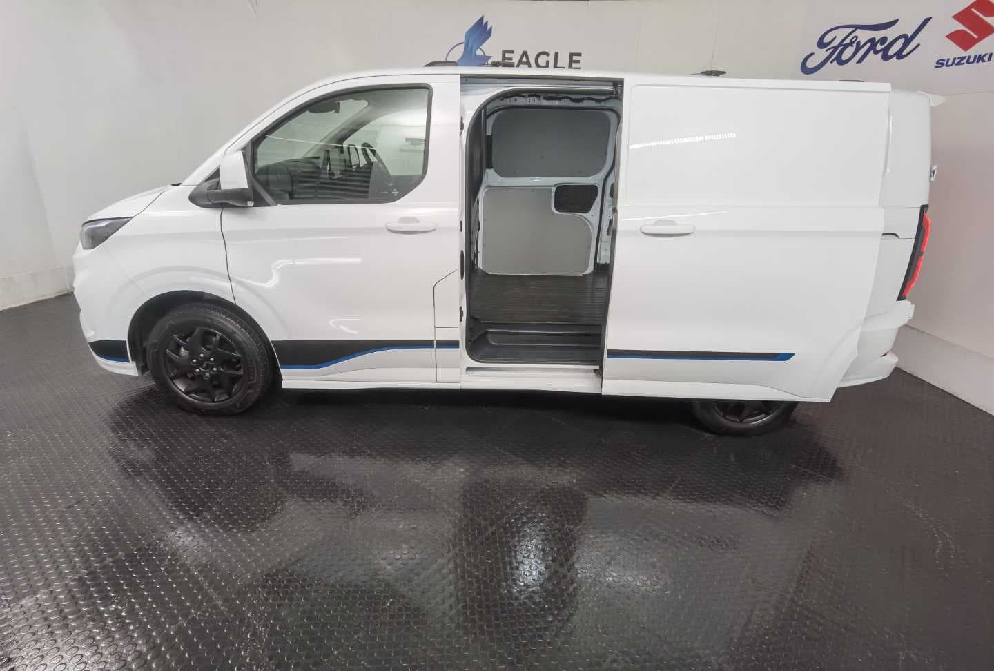 FORD TRANSIT CUSTOM 2.0 TDCi SPORT A/T  F/C P/V image 7