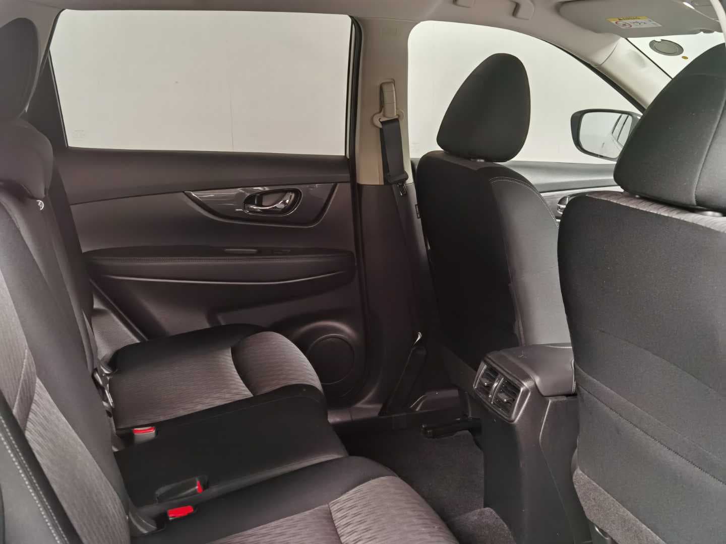 NISSAN X TRAIL 2.5 ACENTA 4X4 CVT image 17