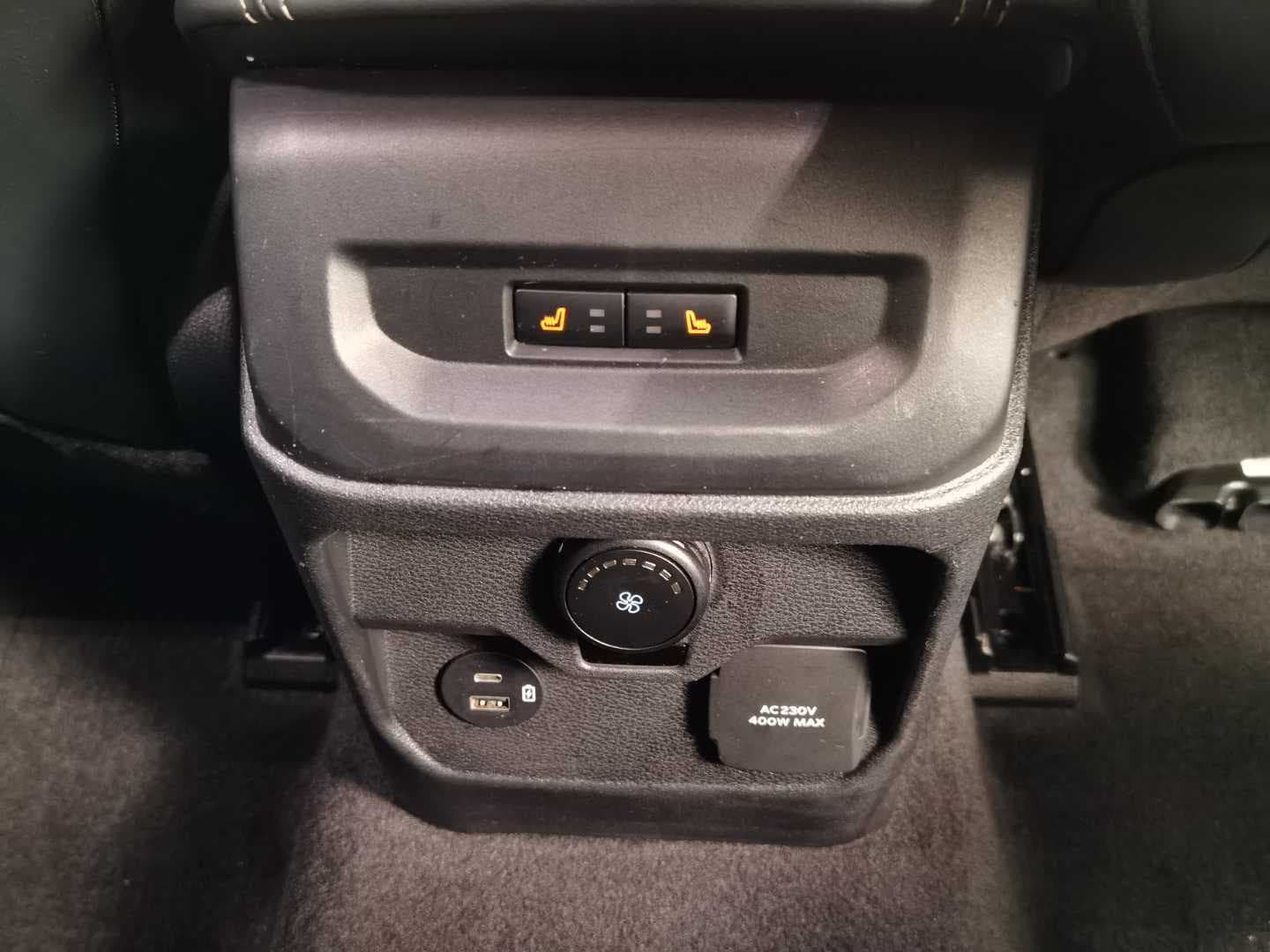 FORD EVEREST 3.0D V6 PLATINUM AWD A/T image 13