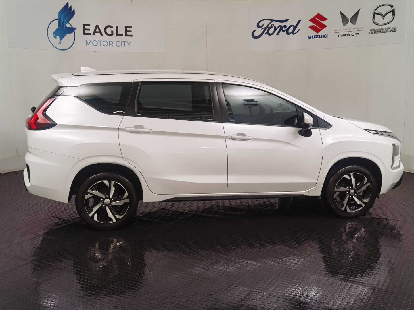 MITSUBISHI XPANDER 1.5 A/T image 9