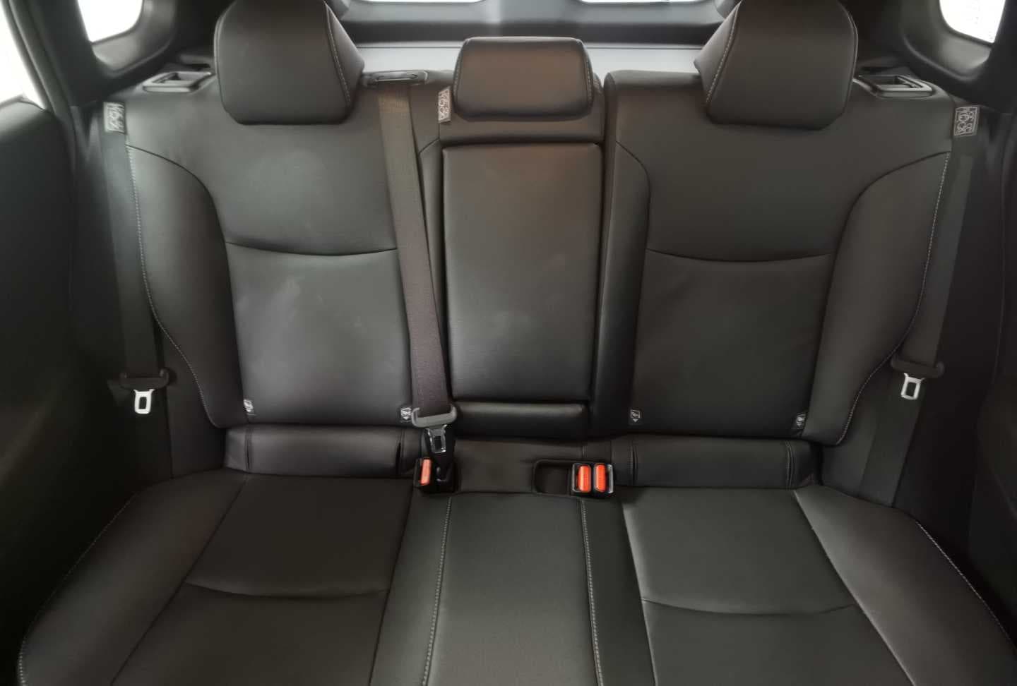 TOYOTA COROLLA CROSS 1.8 XR image 18