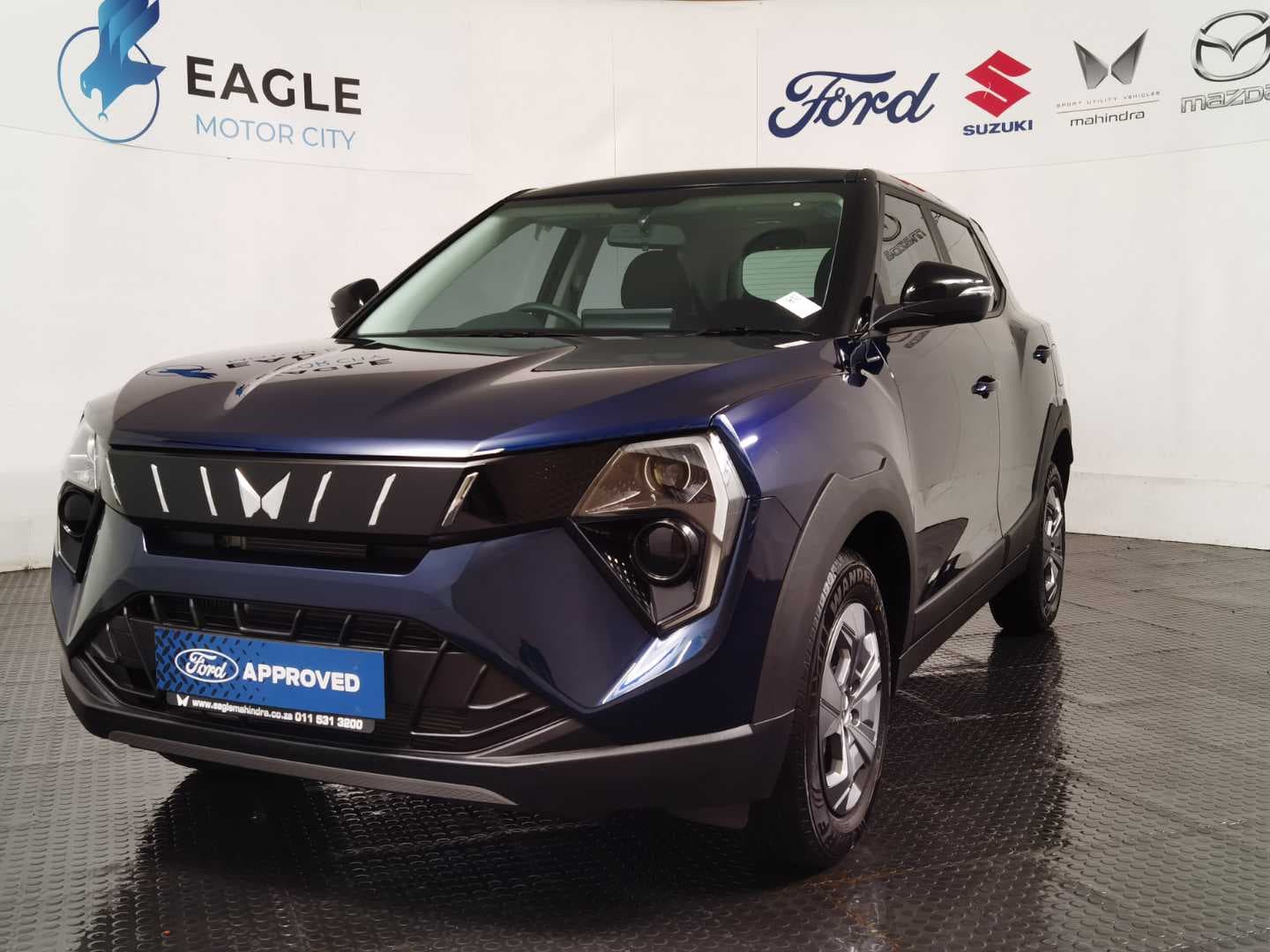 MAHINDRA XUV3XO 1.2T MX3 A/T image 3