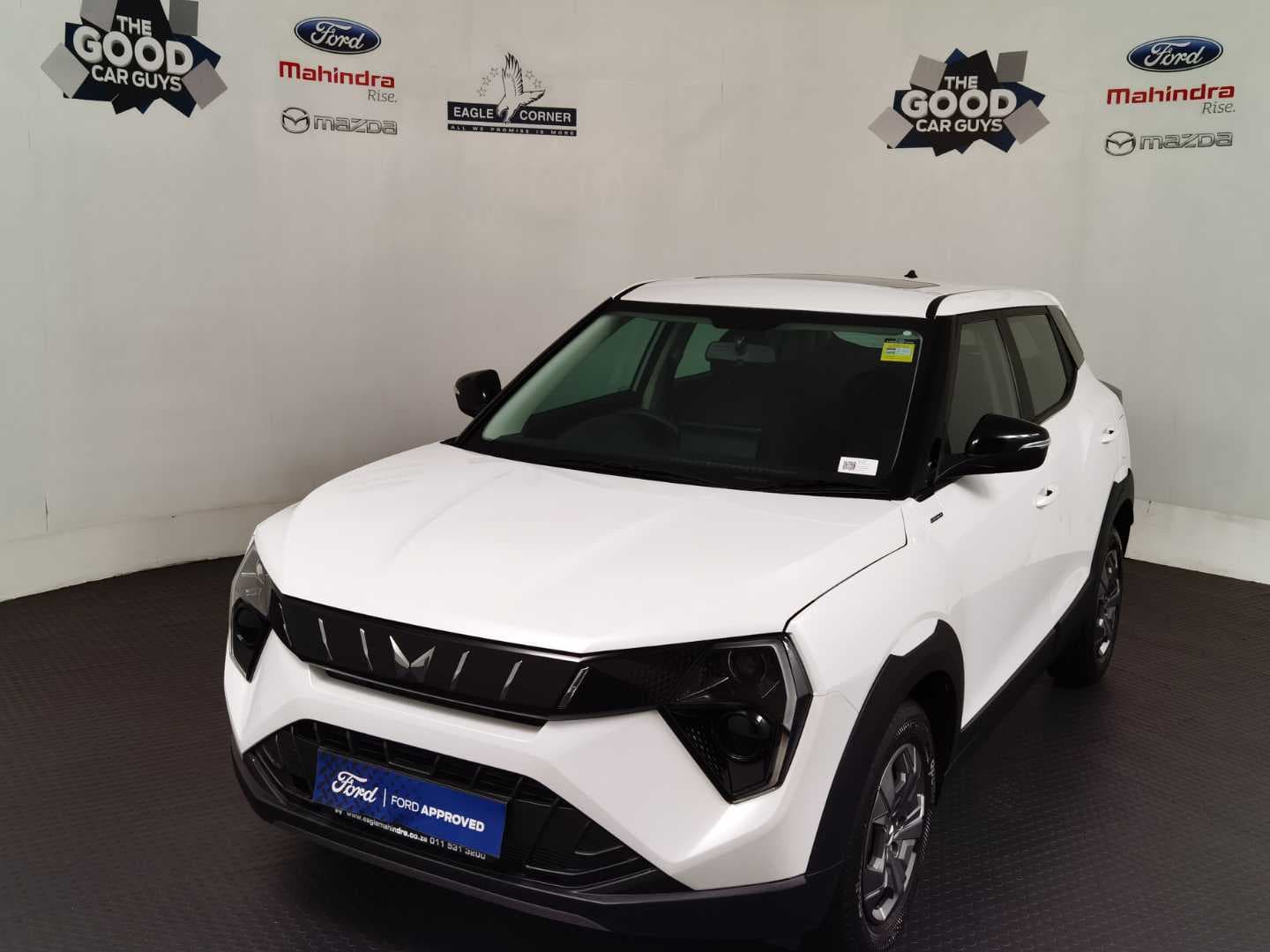 MAHINDRA XUV3XO 1.2T MX3 A/T image 3