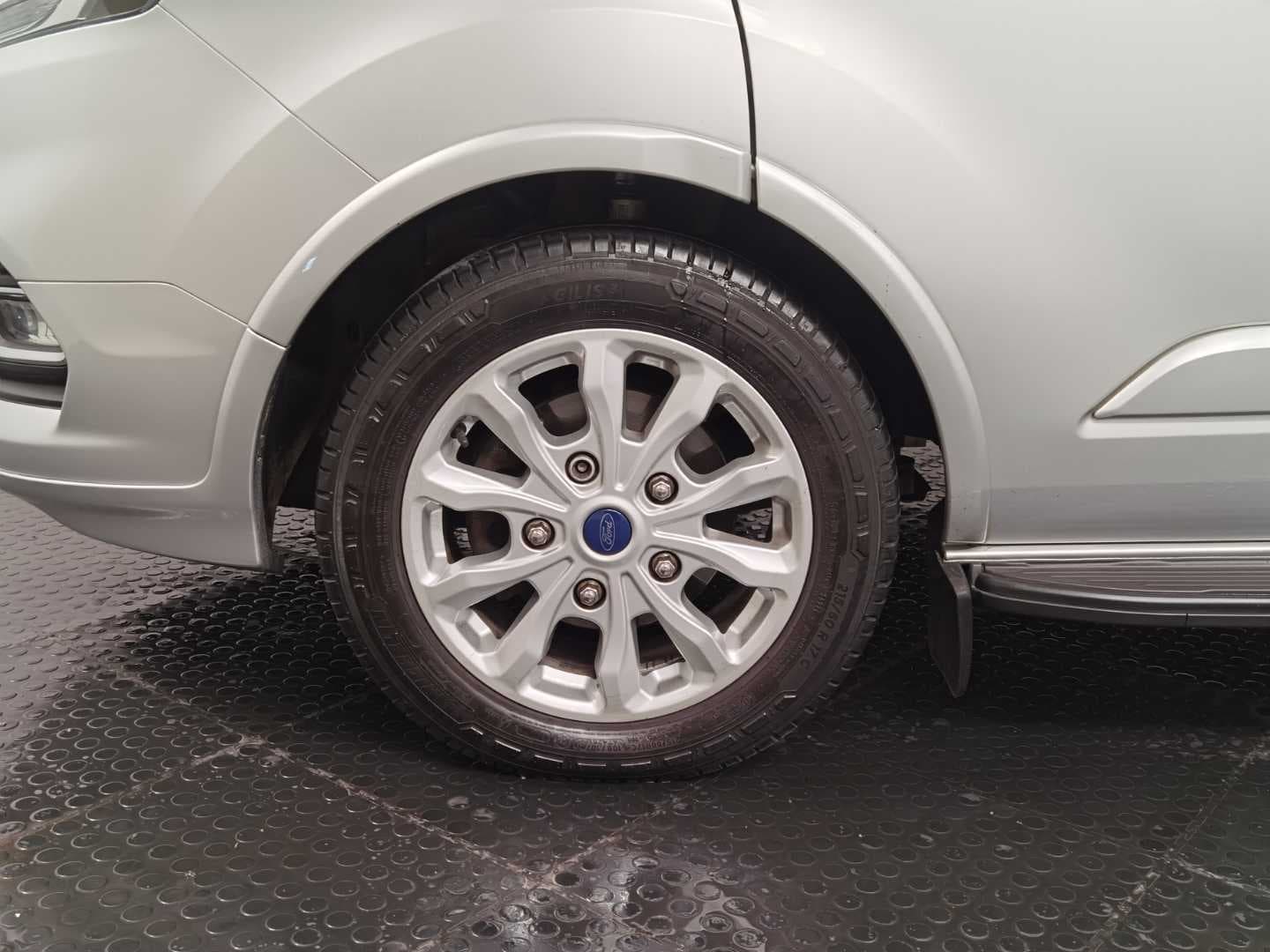 FORD TOURNEO CUSTOM LTD 2.0TDCI A/T (136KW) image 11