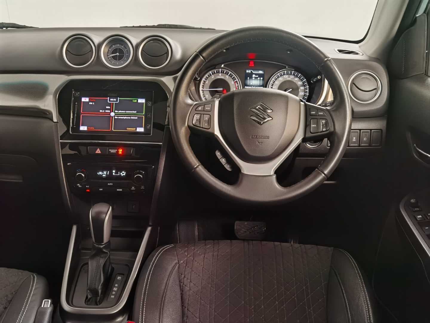 SUZUKI VITARA 1.4T GLX A/T image 18