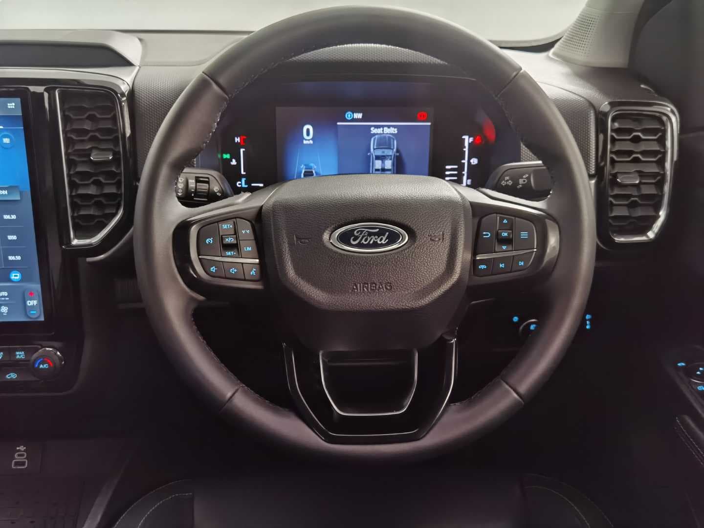 FORD RANGER 2.0D BI-TURBO XLT HR A/T D/C P/U image 17