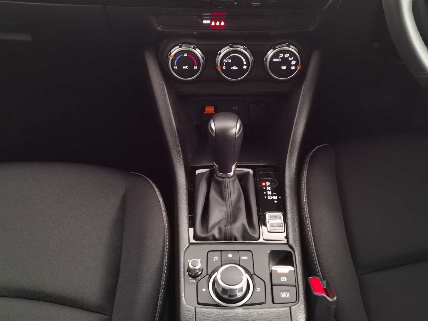 MAZDA CX-3 2.0 DYNAMIC A/T image 14